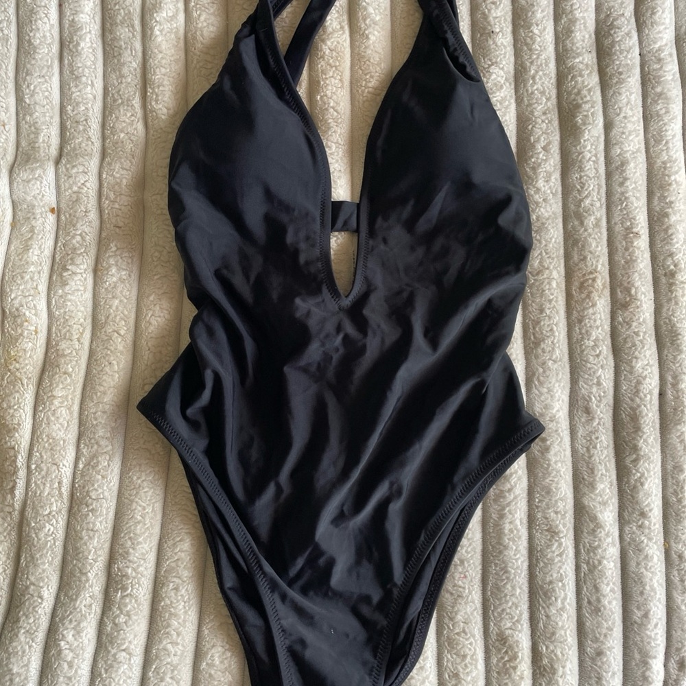 CUPSHE Black Halter One-Piece Swimsuit, size small bathing suit new with tags